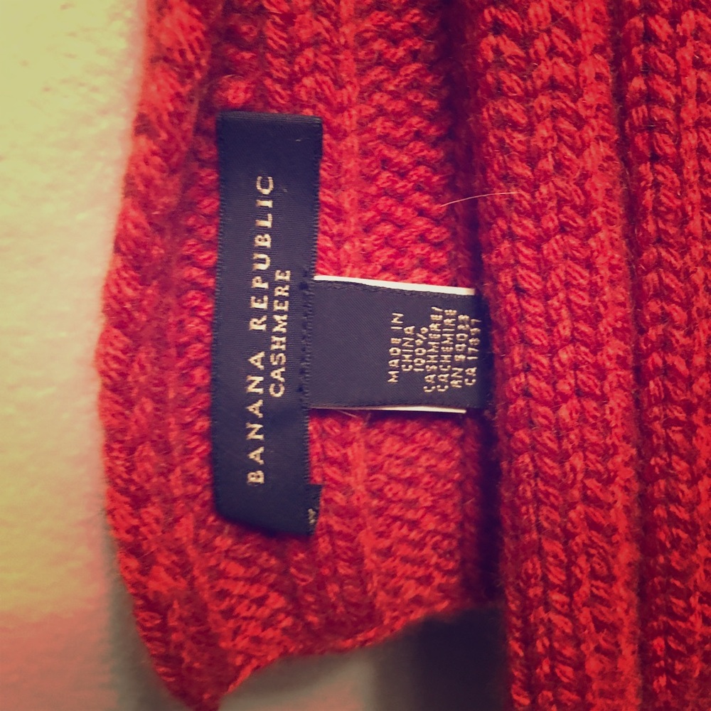 BANANA REPUBLIC Red Cashmere Knit Scarf, 66”